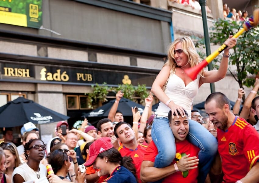 Epic Sports Bars In Center City To Catch The Game Unation