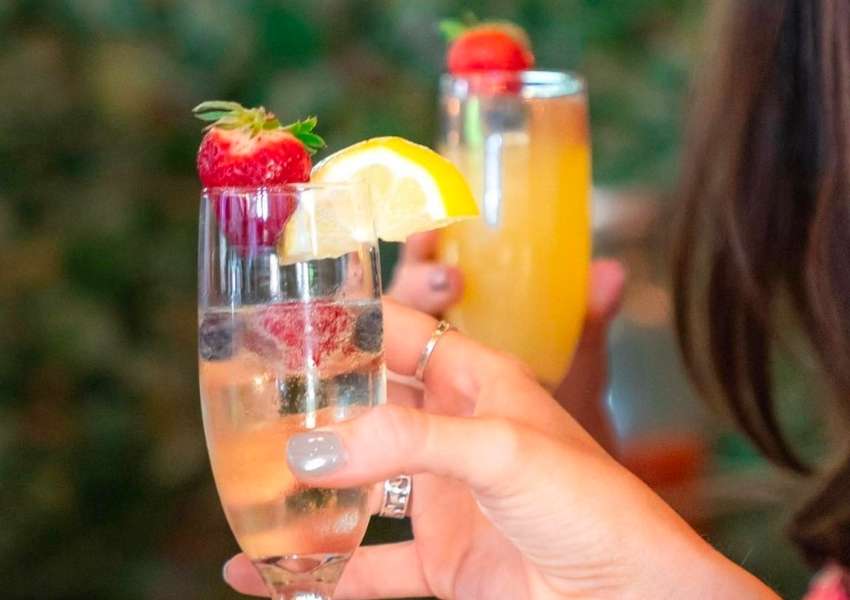 10 Restaurants to Get Bottomless Mimosas in Tampa Bay This Weekend