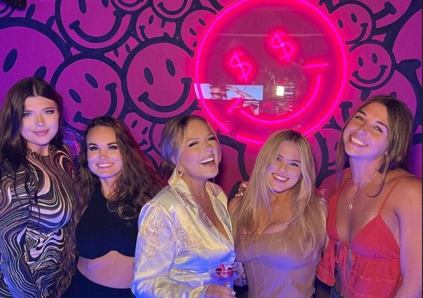 38 Girls' Night Out Ideas for a Funtabulous Time