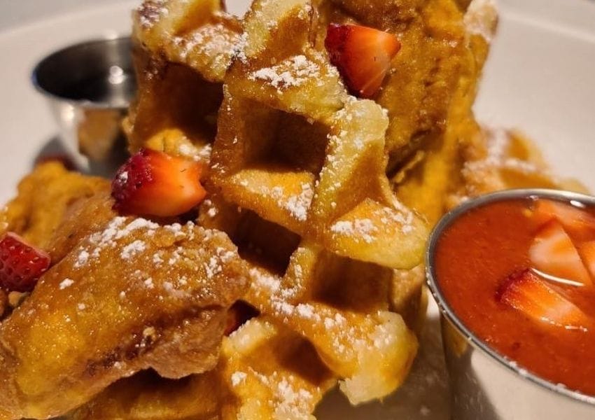 Must Try Restaurants in Tampa Bay with the Best Chicken and Waffles