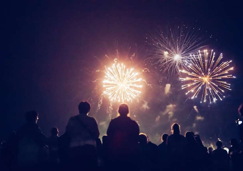 4th of July Arlington Independence Day Fireworks-dallas-thingstodoindallas||Mosh things to do in jacksonville this weekend||drag things to do this weekend in jacksonville||cosmic skating things to do in jacksonville this weekend