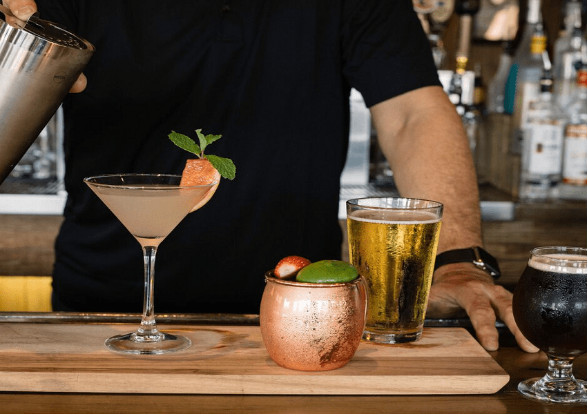 5 Incredible Bars in Mandarin You Must Try Out UNATION