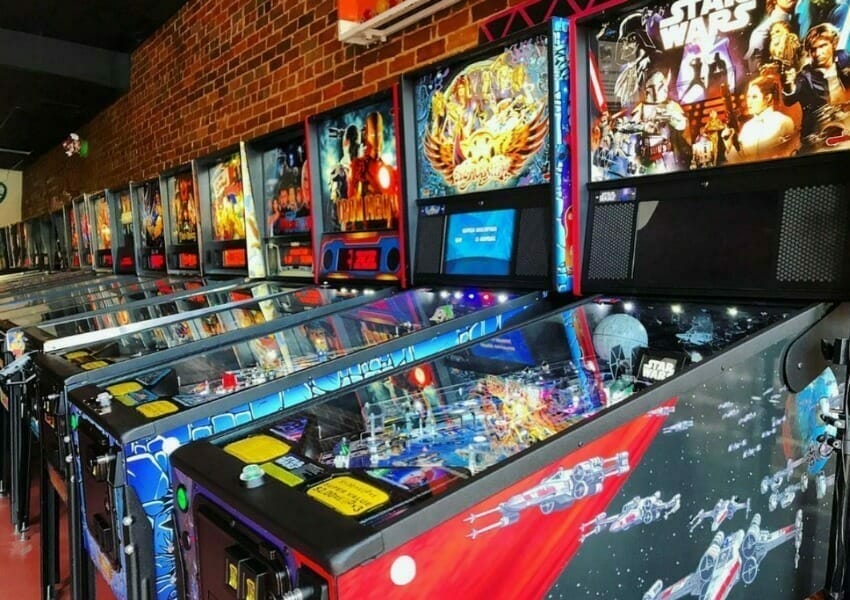 Play Games at the Replay Amusement Museum - Cheap stuff to do in Tampa Bay