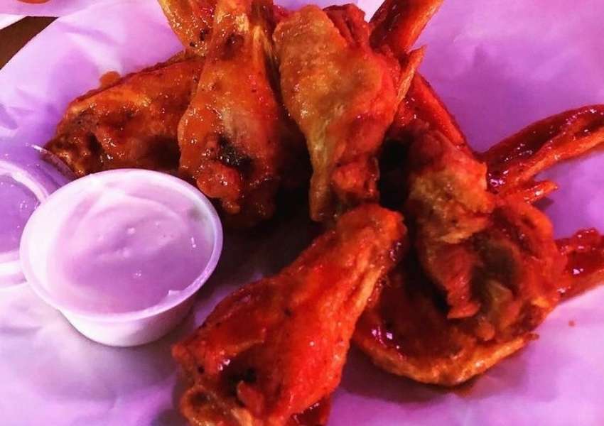 The 10+ Best Wings in Tampa Bay Heat Levels, Tips & More!