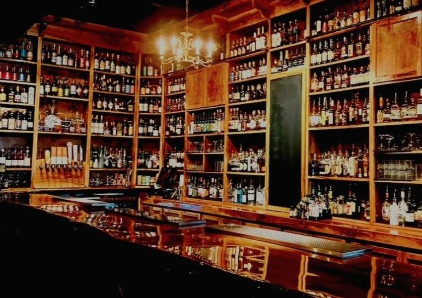 9 Best Spots for Happy Hour in Lakeland UNATION