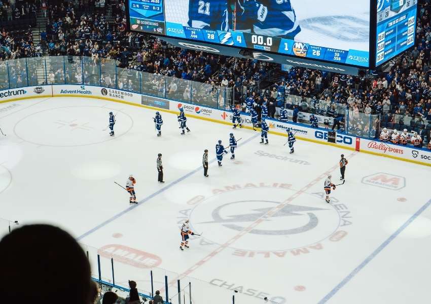 Fan's Guide to the Tampa Bay Lightning: Tickets, Experiences, and More –  UNATION