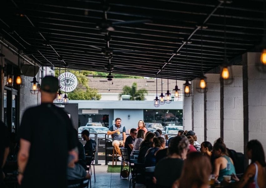 The 6 Best Dive Bars in Orlando to Check Out