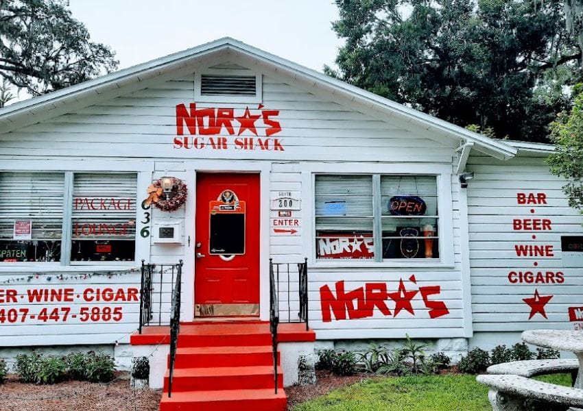 The 6 Best Dive Bars in Orlando to Check Out