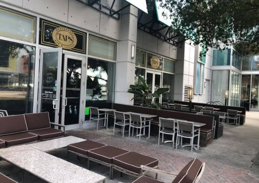 pet-friendly spots in Downtown Tampa: Taps Restaurant, Dog-Friendly Restaurants