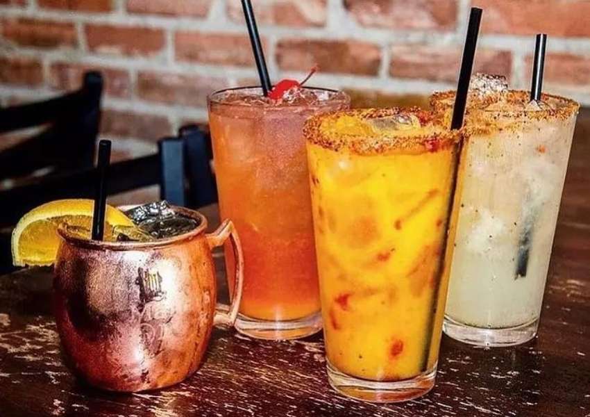 Cheers to The Best Happy Hours in Dallas!