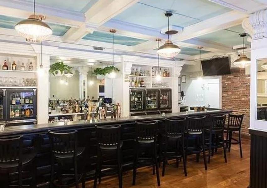 The Locals LOVE These 6 Restaurants in Fairmount UNATION