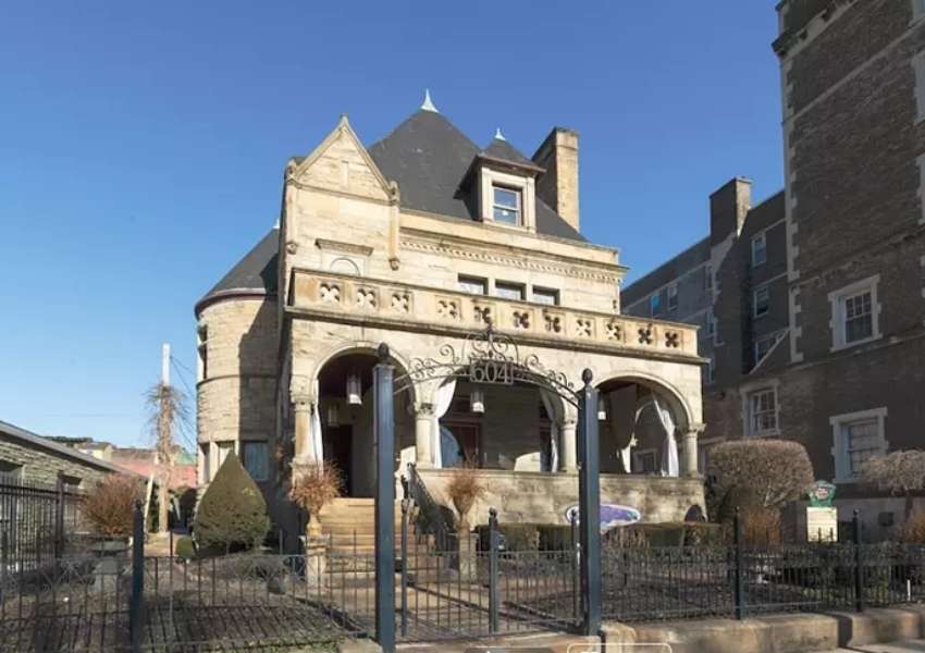 6 Amazing Staycations in Pittsburgh UNATION
