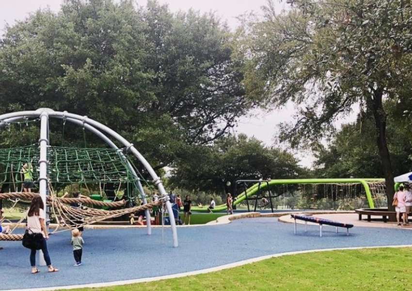 family-friendly parks in Dallas