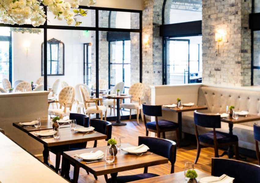 Try these 7 Incredible Wine Bars in the Heights! UNation