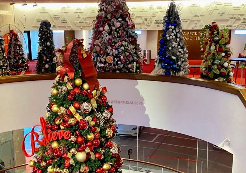 Deck the Trees (Holiday Photo Ops in Hou)