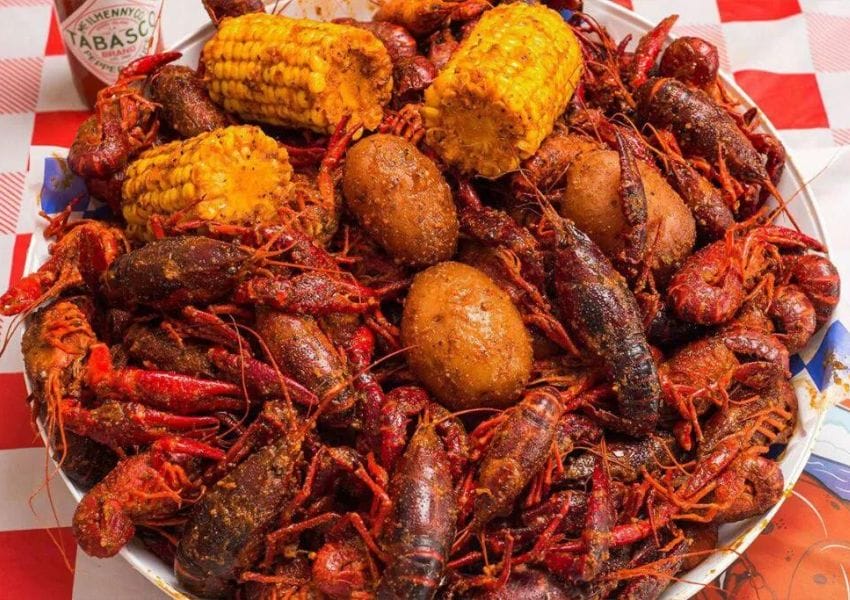 10 Juicy and Delicious Crawfish Spots in Houston!