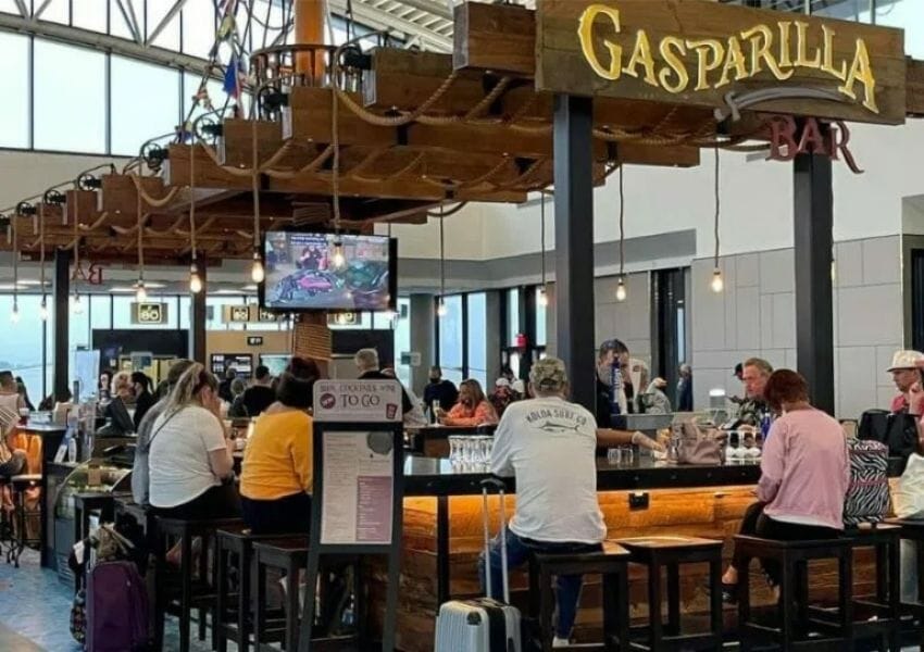 Places to eat at the Tampa International Airport - Gasparilla Bar