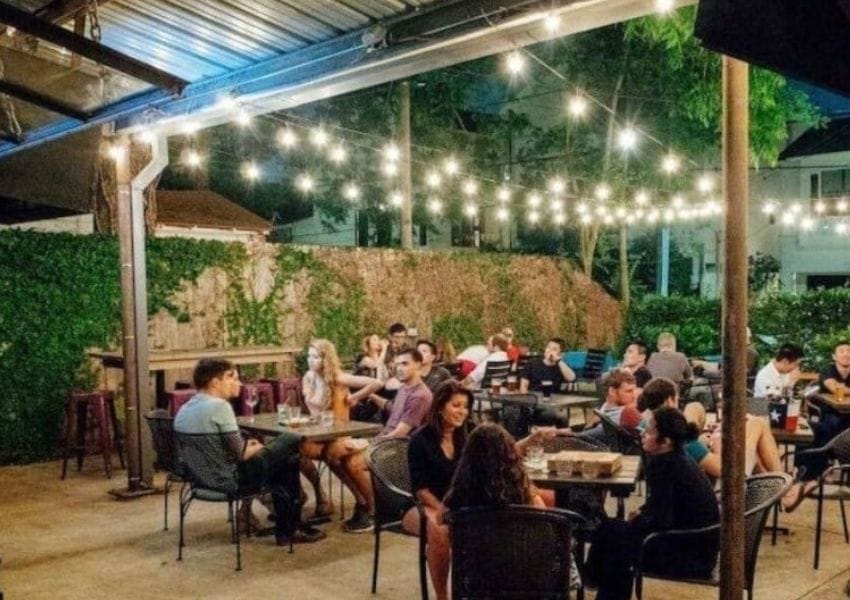 9 Best Beer Gardens in Houston to Try this Weekend