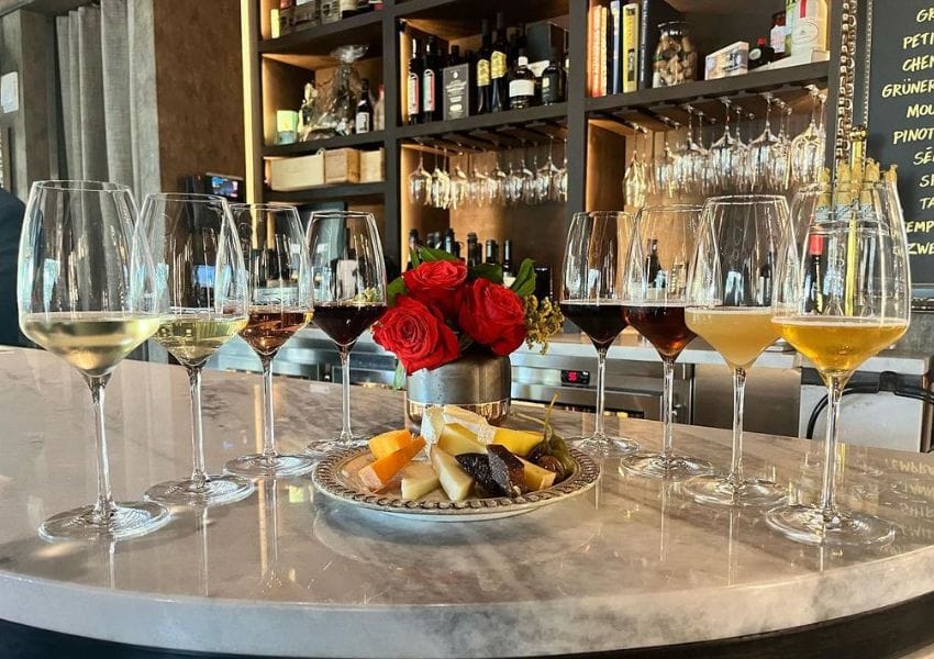 Top 7 Grown and Sophisticated Bars in Houston you will love!