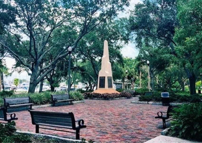 outdoor parks in downtown st. pete