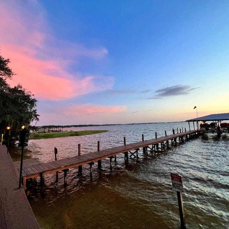 Minneola Tiki Bar & Grill